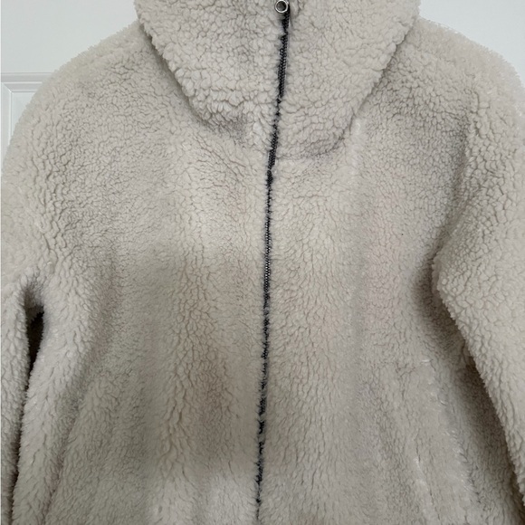 Lululemon Cinchable fleece zip size 6 color bone - Picture 2 of 9